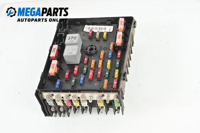 Fuse box for Volkswagen Passat VI Variant B7 (08.2010 - 12.2015) 1.4 TSI EcoFuel, 150 hp