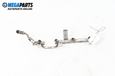 Fuel rail for Volkswagen Passat VI Variant B7 (08.2010 - 12.2015) 1.4 TSI EcoFuel, 150 hp