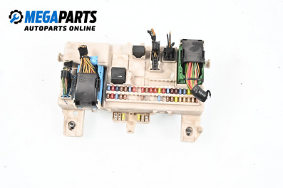 Fuse box for Volvo V50 Estate (12.2003 - 12.2012) T5, 220 hp