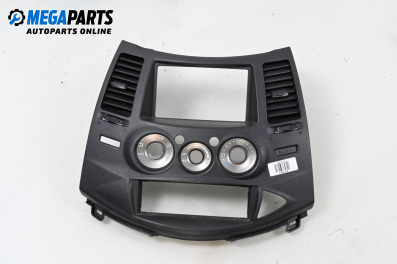 Central console for Mitsubishi Grandis Minivan (03.2003 - 12.2011)