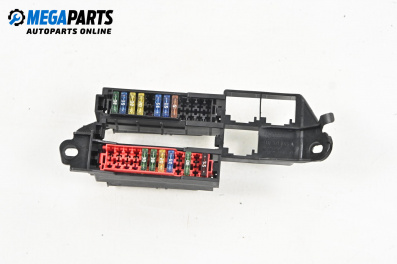 Fuse box for Audi Q7 SUV I (03.2006 - 01.2016) 4.2 TDI quattro, 340 hp