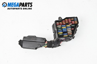 Fuse box for Audi A6 Avant C5 (11.1997 - 01.2005) 2.8 quattro, 193 hp