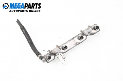 Fuel rail for Nissan Note Minivan I (01.2005 - 06.2013) 1.4, 88 hp