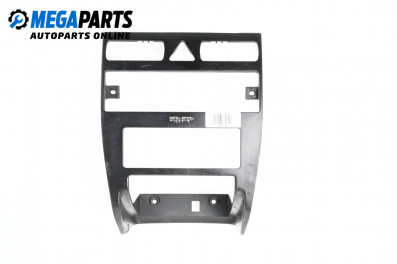 Consola centrală for Audi A3 Hatchback I (09.1996 - 05.2003)