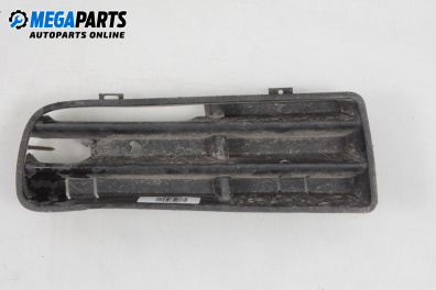 Grilă în bara de protecție for Volkswagen Golf IV Hatchback (08.1997 - 06.2005), hatchback, position: fața