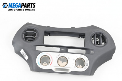 Consola centrală for Toyota Yaris Hatchback I (01.1999 - 12.2005)