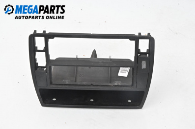 Consola centrală for Volkswagen Passat III Sedan B5 (08.1996 - 12.2001)