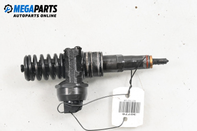 Diesel fuel injector for Volkswagen Golf V Variant (06.2007 - 07.2009) 1.9 TDI, 105 hp