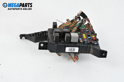 Fuse box for Ford Mondeo III Sedan (10.2000 - 03.2007) 2.0 16V TDDi / TDCi, 115 hp