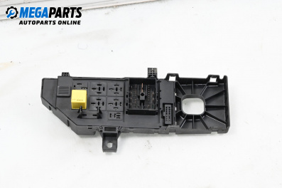 Fuse box for Opel Signum Hatchback (05.2003 - 12.2008) 1.9 CDTI, 150 hp