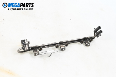 Fuel rail for Volkswagen Golf IV Hatchback (08.1997 - 06.2005) 2.3 V5 4motion, 150 hp