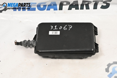 Sicherungskasten for Volkswagen Passat IV Sedan B5.5 (10.2000 - 12.2005) 2.0, 115 hp