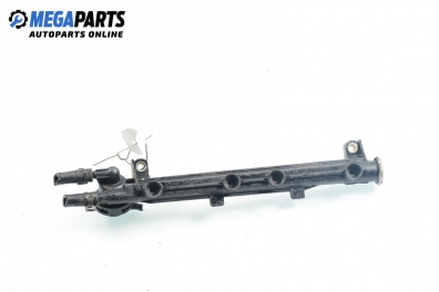 Fuel rail for Volkswagen Golf III 1.6, 101 hp, station wagon, 1997 № 037 133 317 N