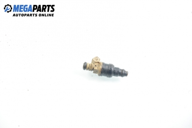 Gasoline fuel injector for Volkswagen Golf III 1.6, 101 hp, station wagon, 1997