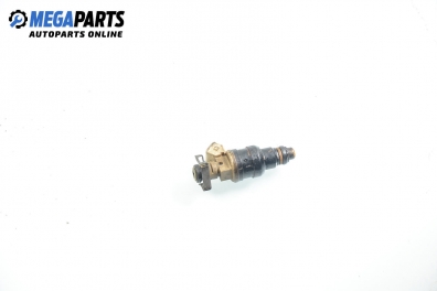 Gasoline fuel injector for Volkswagen Golf III 1.6, 101 hp, station wagon, 1997