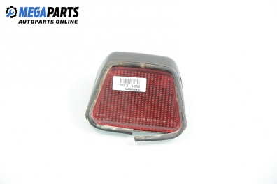 Central tail light for Mercedes-Benz E-Class 210 (W/S) 2.3, 150 hp, sedan automatic, 1996