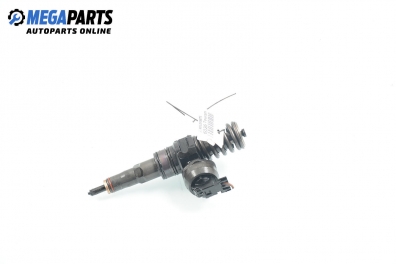 Diesel fuel injector for Volkswagen Touran 1.9 TDI, 105 hp, 2009