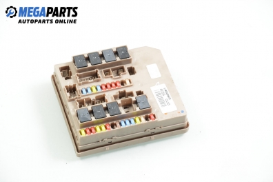 Fuse box for Renault Clio III 1.2 16V, 75 hp, hatchback, 5 doors, 2007