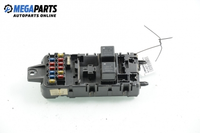 Fuse box for Mitsubishi Carisma 1.8 16V GDI, 125 hp, hatchback automatic, 2000