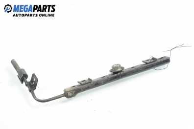 Fuel rail for Toyota Corolla (E110) 1.6 16V, 110 hp, sedan, 2000