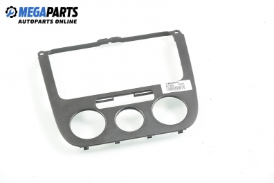 Central console for Volkswagen Golf V 1.6 FSI, 115 hp, 3 doors, 2007