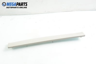 Capac plastic portbagaj for Ford Focus II 1.6 Ti, 115 hp, hatchback, 5 uși, 2005, position: mediu