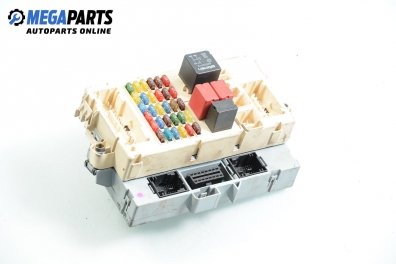 Fuse box for Alfa Romeo 147 1.6 16V T.Spark, 105 hp, 3 doors, 2001