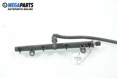 Fuel rail for Alfa Romeo 147 1.6 16V T.Spark, 105 hp, 3 doors, 2001