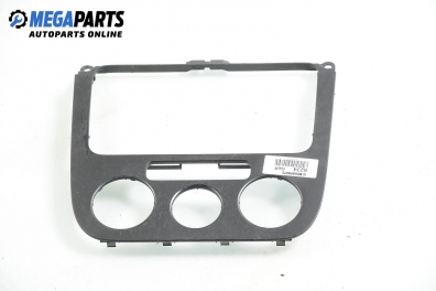 Central console for Volkswagen Golf V 1.4 FSI, 90 hp, hatchback, 5 doors, 2004