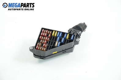 Fuse box for Volkswagen Polo (9N/9N3) 1.2, 54 hp, 3 doors, 2005