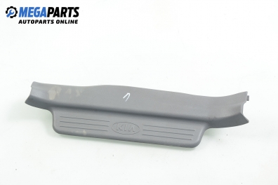 Interior plastic for Kia Carens 2.0 CRDi, 113 hp, 2002, position: rear - left