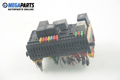 Fuse box for Volkswagen Polo (6N/6N2) 1.4, 60 hp, 3 doors, 1997