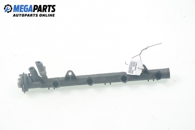 Fuel rail for Volkswagen Polo (6N/6N2) 1.4, 60 hp, 3 doors, 1997