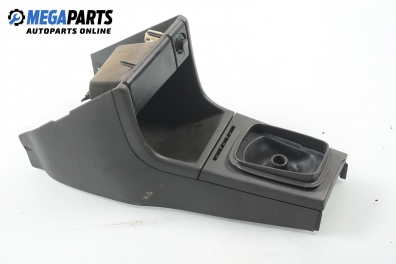 Consola centrală for Volkswagen Passat (B3) 2.0, 115 hp, sedan, 1992