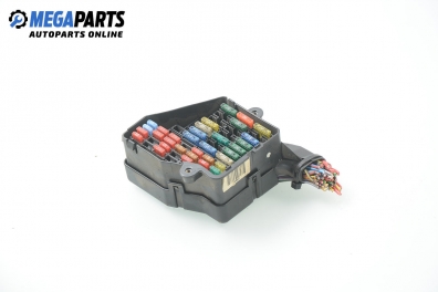 Fuse box for Audi A4 (B5) 2.5 TDI, 150 hp, sedan, 1999