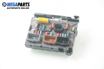 Fuse box for Peugeot 307 1.4 16V, 88 hp, hatchback, 3 doors, 2005 № 9661708280