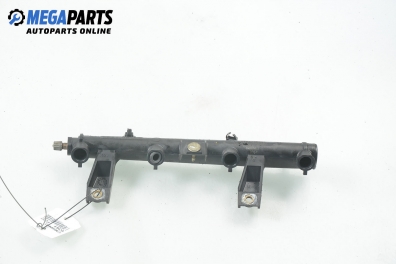 Fuel rail for Peugeot 207 1.4, 72 hp, hatchback, 5 doors, 2007