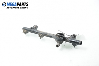 Fuel rail for Renault Clio II 1.4, 75 hp, sedan, 2004