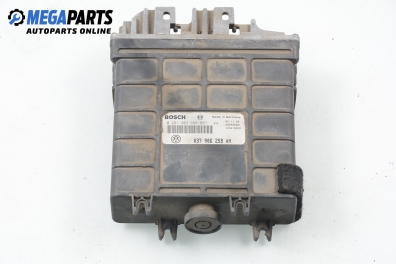 ECU for Volkswagen Passat (B4) 1.6, 101 hp, station wagon, 1995 № Bosch 0 261 203 686/687