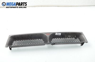 Grill for Mitsubishi Galant VIII 2.0, 136 hp, sedan, 1997