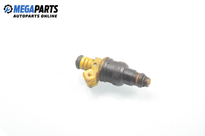 Gasoline fuel injector for Alfa Romeo 146 1.6 16V T.Spark, 120 hp, 5 doors, 1998