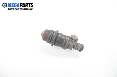 Gasoline fuel injector for Audi 80 (B4) 2.0, 115 hp, sedan, 1995