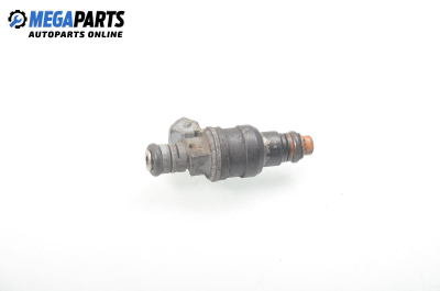 Gasoline fuel injector for Audi 80 (B4) 2.0, 115 hp, sedan, 1995