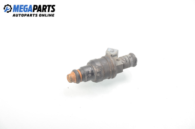 Gasoline fuel injector for Audi 80 (B4) 2.0, 115 hp, sedan, 1995