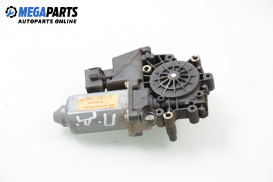 Antriebsmotor el. fensterheber for Audi A4 (B5) 1.6, 100 hp, sedan, 1995, position: rechts, vorderseite № 8D0 837 398 R