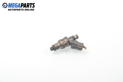 Gasoline fuel injector for Mazda 323 (BG) 1.8 16V, 103 hp, hatchback, 5 doors, 1990