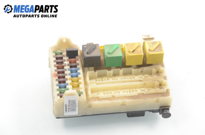 Fuse box for Ford Mondeo Mk I 2.0 16V, 136 hp, station wagon, 1994