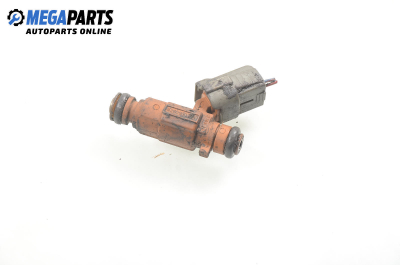 Gasoline fuel injector for Renault Clio II 1.4, 75 hp, 3 doors automatic, 2000