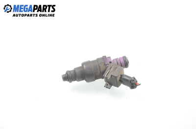 Gasoline fuel injector for Volvo S40/V40 1.8, 115 hp, station wagon, 1999