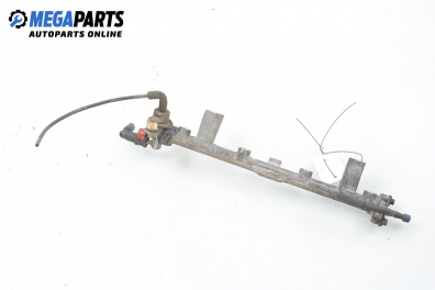 Fuel rail for Ford Focus I 1.8 16V, 115 hp, station wagon, 1999